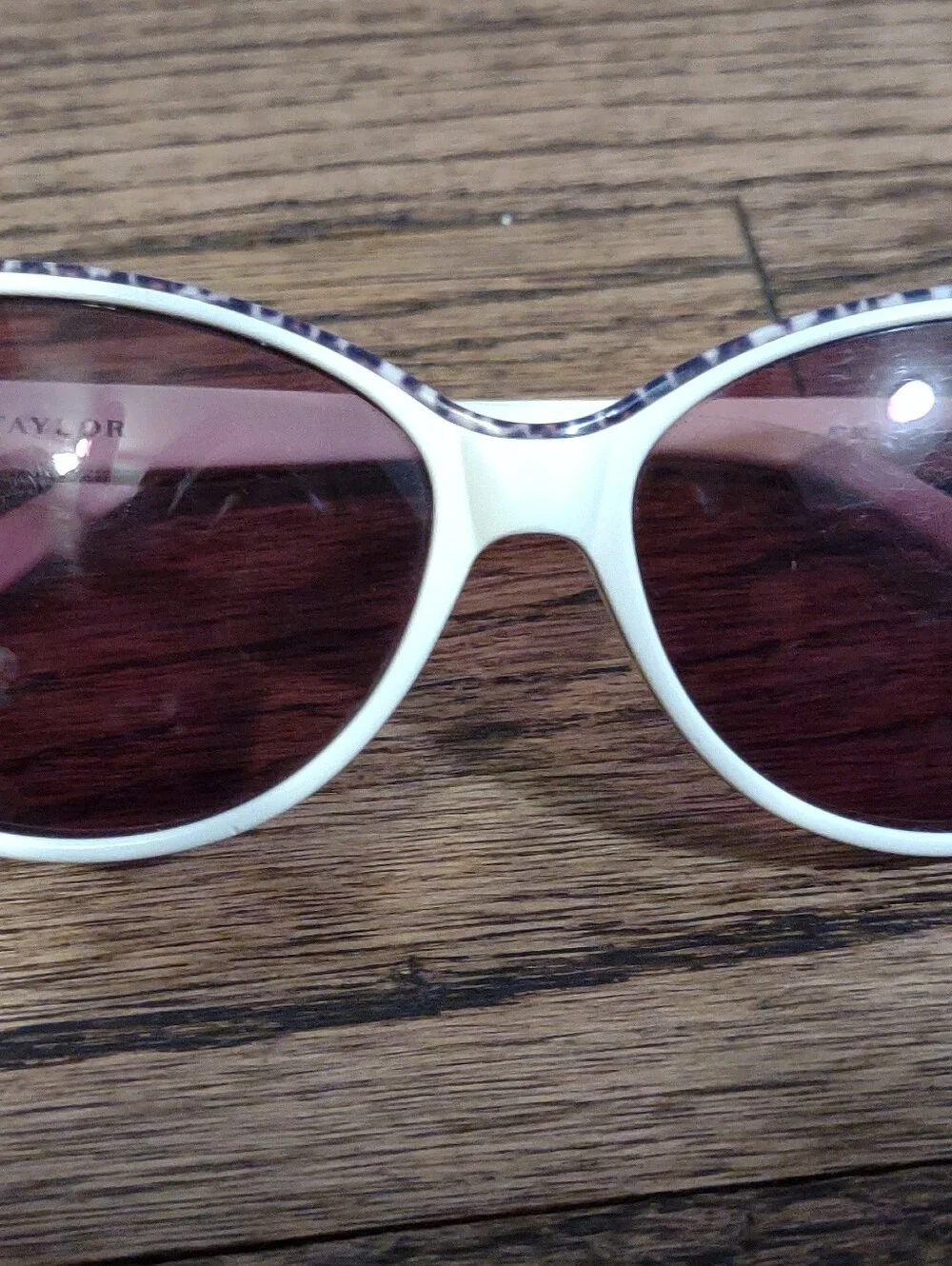 Ann Taylor Womens Cat Eye Sunglasses White Leopard Print Trim‎ AT505 C03